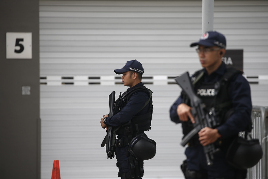 Στη Σιγκαπούρη Τραμπ και Γιονκ Ουν, με «θηριώδη» μέτρα ασφαλείας