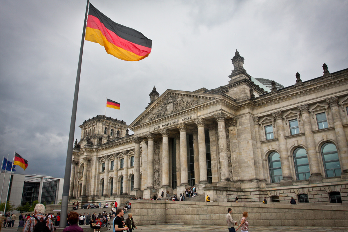 Sueddeutsche Zeitung: Ρευστό αντί ελάφρυνσης χρέους προωθεί η Γερμανία για την Ελλάδα