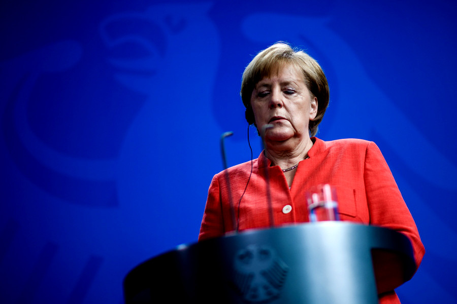 Η γερμανική κυβέρνηση κρέμεται από μια Σύνοδο