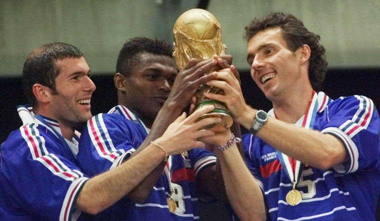 Παγκόσμιο Κύπελλο 1998: Ο Ζιζού στέλνει τη Γαλλία στον έβδομο ουρανό