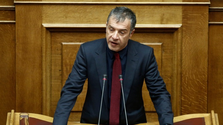 Θεοδωράκης: Δεν προσφέρεται για πανηγυρισμούς η συμφωνία