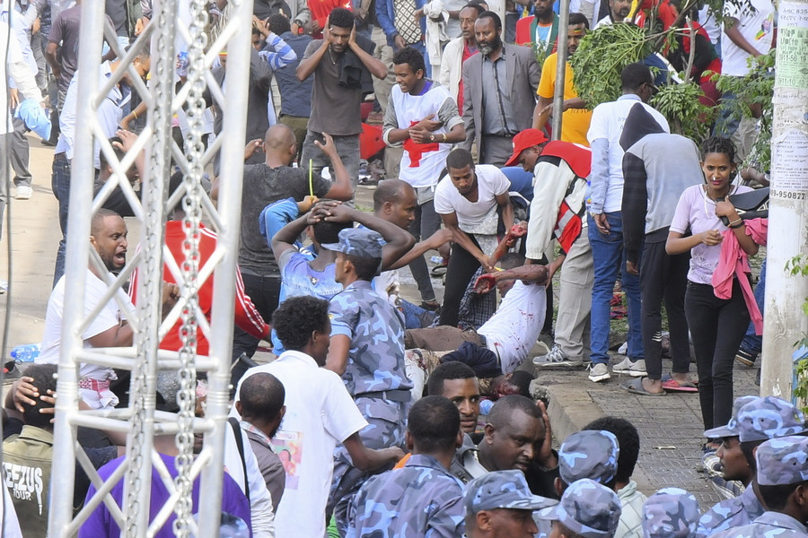 Έκρηξη με 100 τραυματίες σε ομιλία του πρωθυπουργού της Αιθιοπίας [ΒΙΝΤΕΟ]