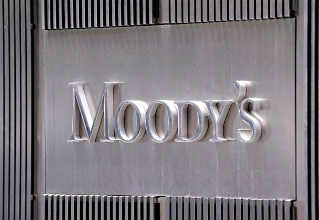 Moody’s: Ορόσημο για ανάπτυξη και χρέος η συμφωνία του Eurogroup