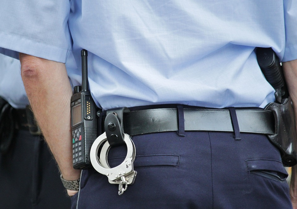 Μεγάλη αστυνομική επιχείρηση: Συνέλαβαν τουλάχιστον 30 μέλη δικτύου πορτοφολάδων
