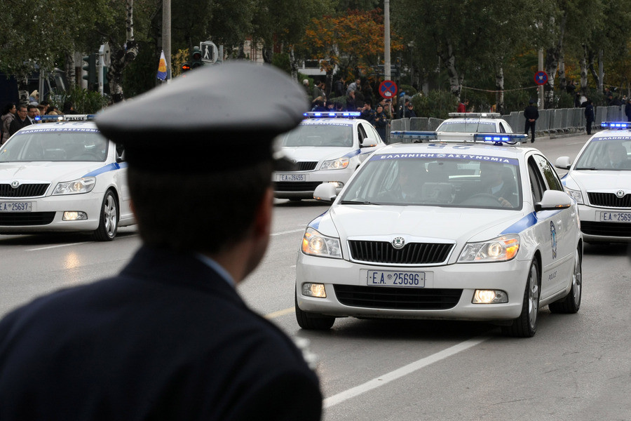 Συνελήφθη ομάδα ακροδεξιών που ανέβαινε Θεσσαλονίκη με μολότοφ και μαχαίρια