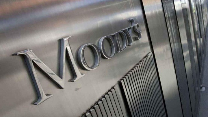 Moody’s: Η πιστοληπτική αξιολόγηση της Ελλάδας θα μπορούσε να αναβαθμιστεί περαιτέρω