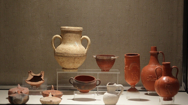 Η Europol εξάρθρωσε κύκλωμα αρχαιοκαπηλίας με 25.000 ελληνικά και ρωμαϊκά αρχαιολογικά αντικείμενα