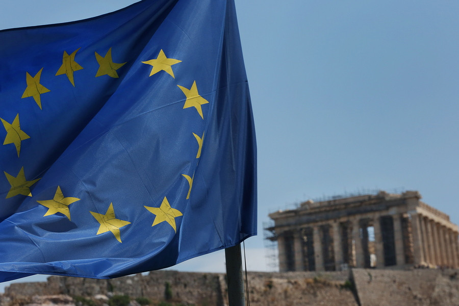Die Welt: Η αναδιάρθρωση του ελληνικού χρέους συμφέρει και την Γερμανία
