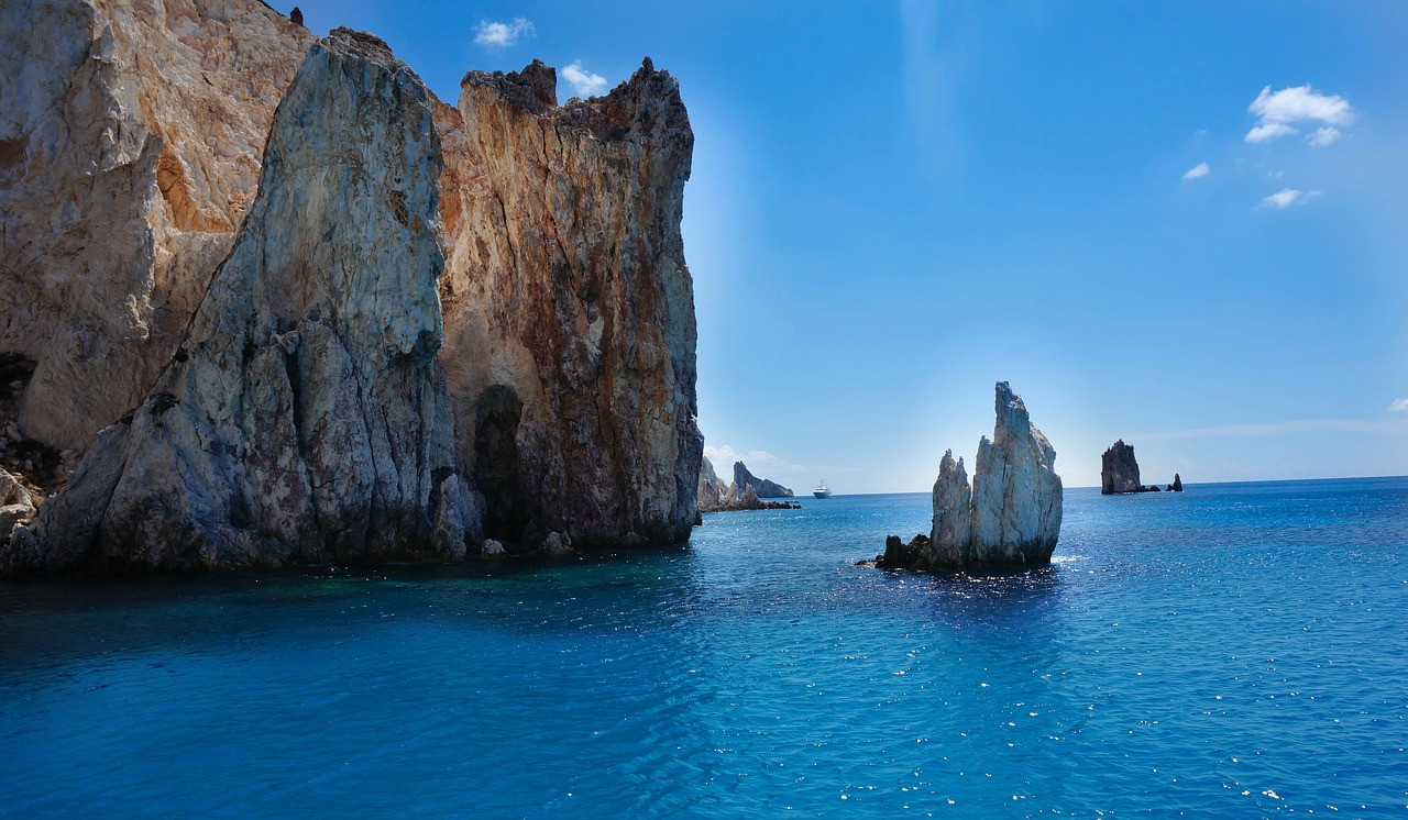 Telegraph: Οι κρυμμένοι θησαυροί 20 ελληνικών νησιών