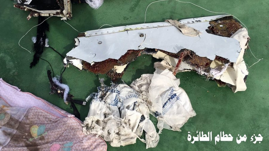 Βόμβα λένε οι Αιγύπτιοι, πυρκαγιά οι Γάλλοι για την τραγωδία της EgyptAir