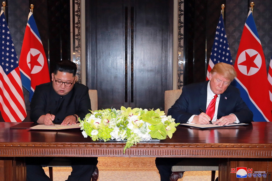 Στον αέρα η συμφωνία της αποπυρηνικοποίησης ΗΠΑ – Βόρειας Κορέας
