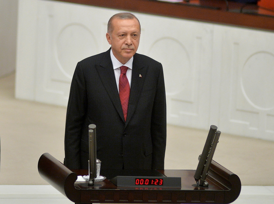 Ο Ερντογάν ορκίστηκε… «αμεροληψία» ενώπιον της Εθνοσυνέλευσης [Βίντεο]