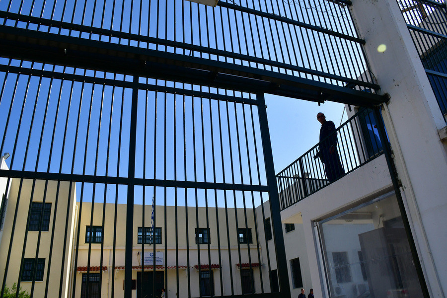 Συναγερμός για κρατούμενο που δραπέτευσε από τις φυλακές Τίρυνθας