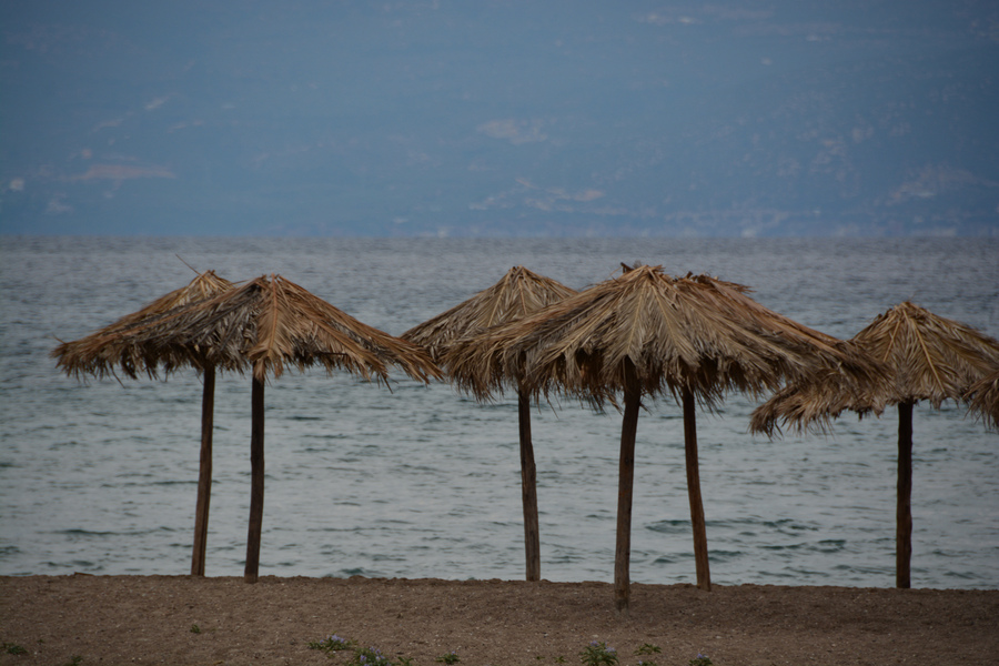 Καύσωνας και σήμερα και από αύριο βροχές και μπουρίνια