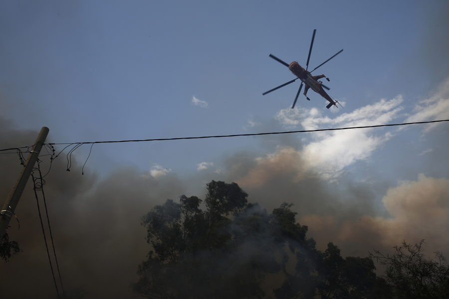 Σε εξέλιξη δύο μεγάλες φωτιές στη Φθιώτιδα