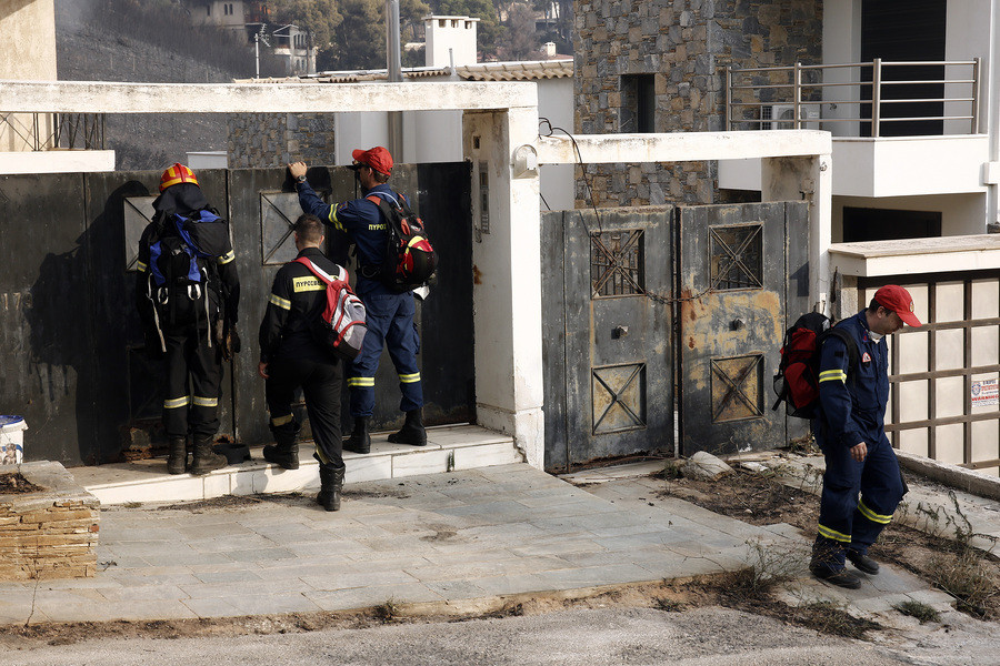 Στους 81 οι νεκροί από τις πυρκαγιές – Συνεχίζονται οι έρευνες για τους αγνοούμενους