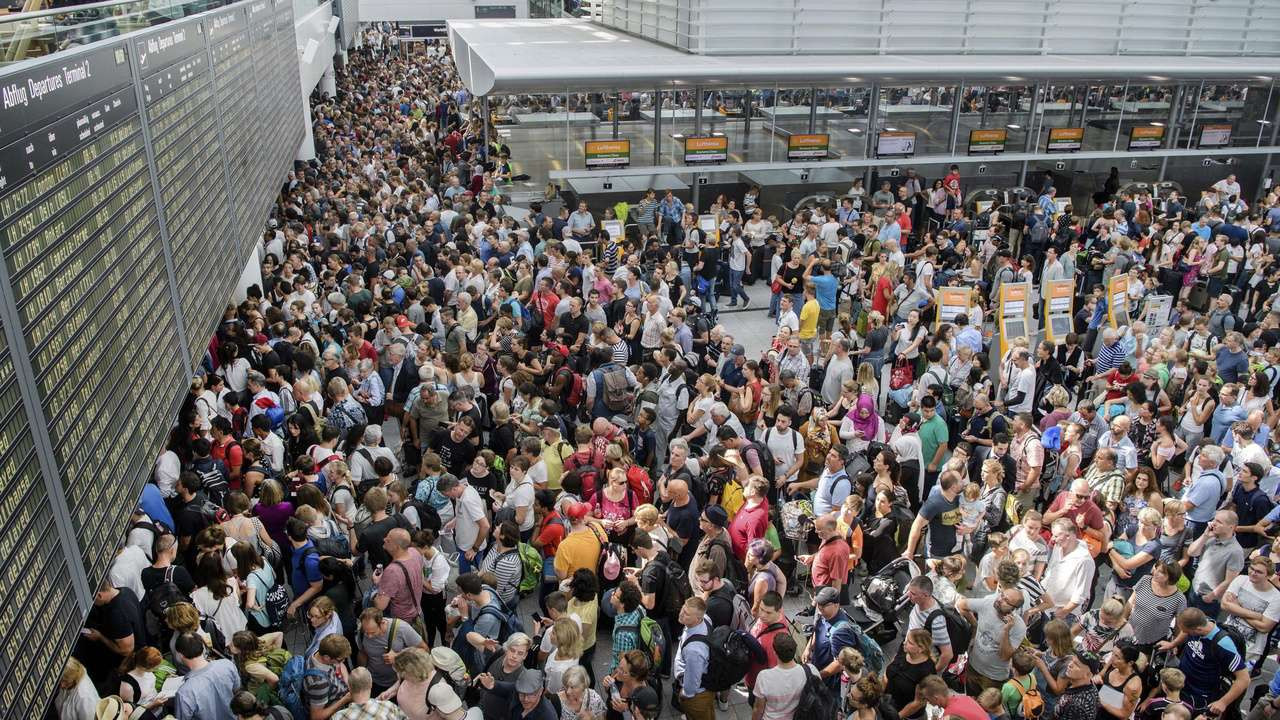 Αεροδρόμιο Μονάχου: Η βόλτα μιας γυναίκας ακύρωσε 200 πτήσεις [Βίντεο]