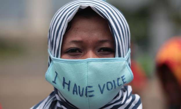 Ινδονησία: ‘Εφηβη βιάστηκε… και μπήκε φυλακή επειδή έκανε έκτρωση