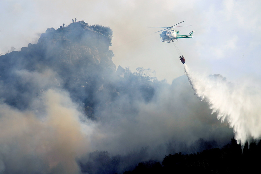 Πυρκαγιά απειλεί διάσημο φυσικό πάρκο στην Ανδαλουσία