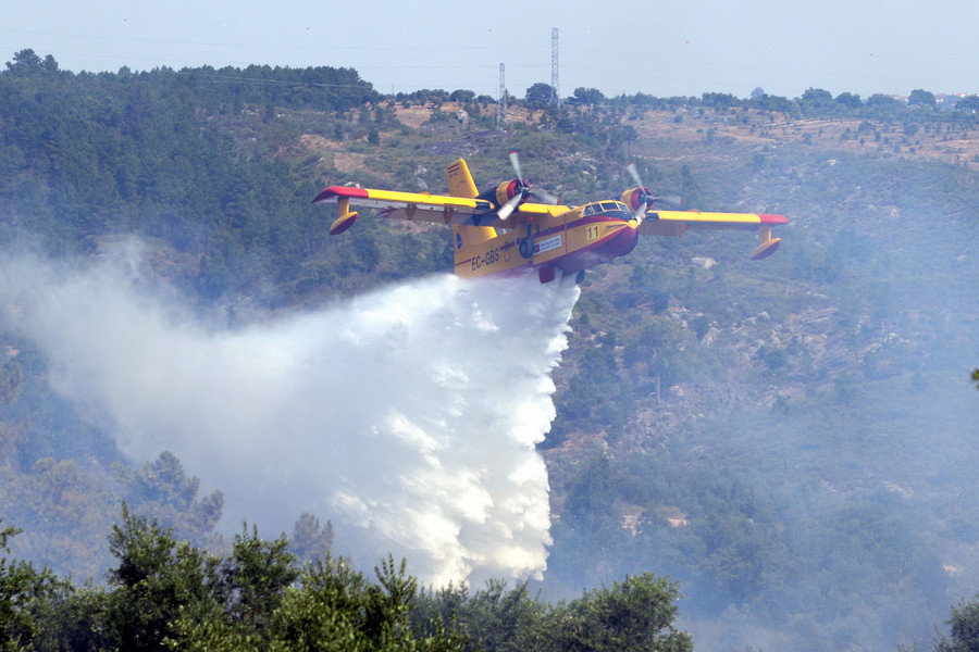 Πυρκαγιές κατακαίνε τη νότια Πορτογαλία