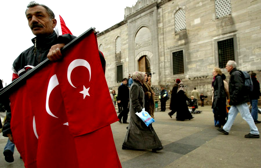 Η Τουρκία ένα βήμα πριν την οικονομική κατάρρευση