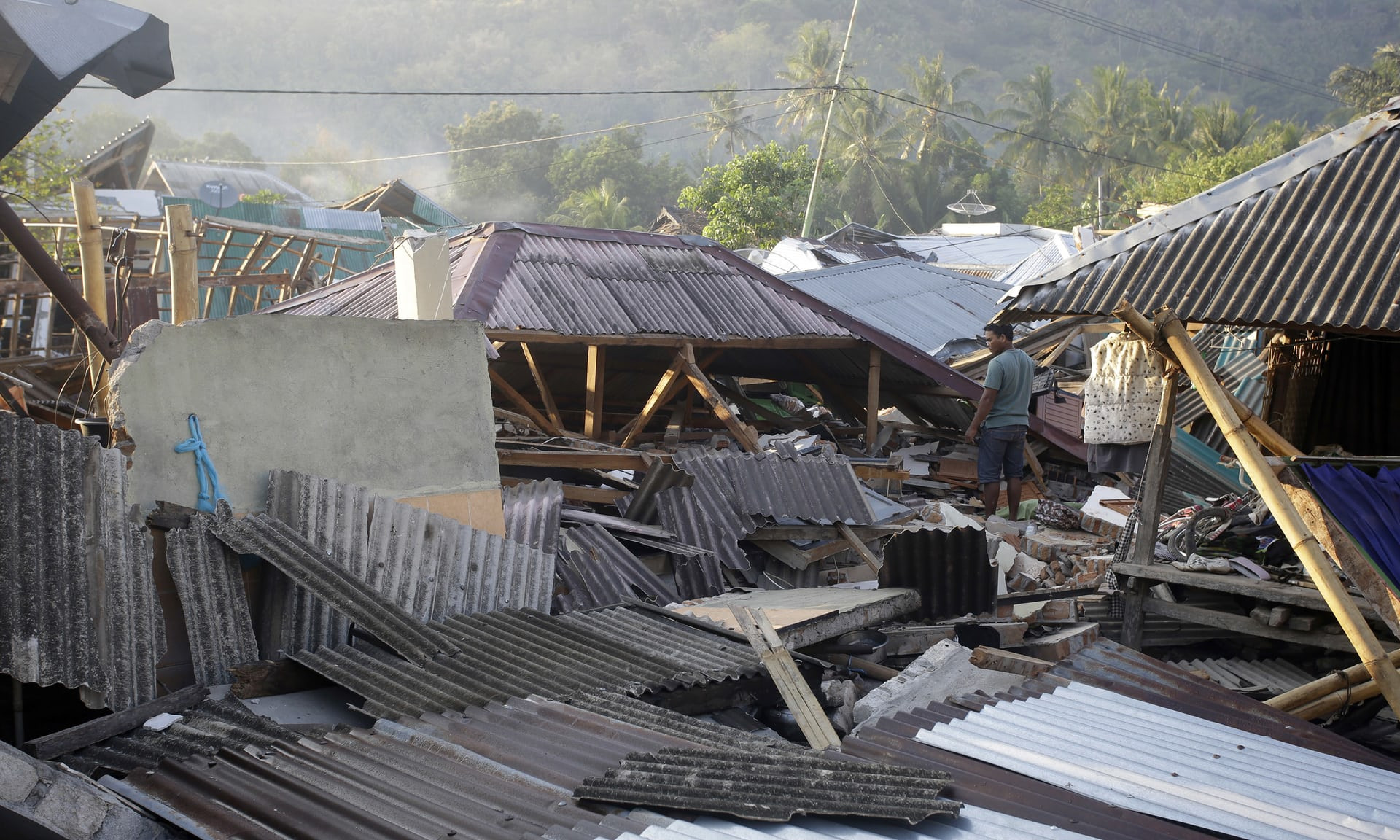 Ινδονησία: Νέος ισχυρός σεισμός στο Λομπόκ – Στους 347 οι νεκροί