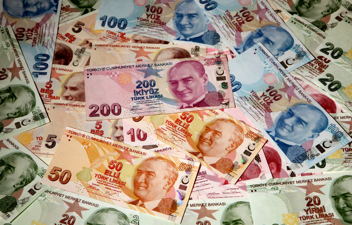 Η τουρκική λίρα υποχωρεί έναντι του δολαρίου