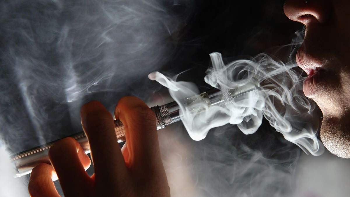 Τι δείχνει νέα έρευνα για τον ατμό του ηλεκτρονικού τσιγάρου