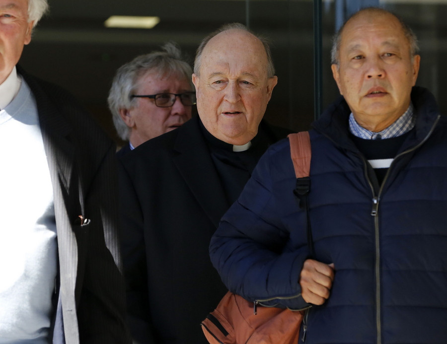 Αυστραλία: Σε κατ’ οίκον περιορισμό ο αρχιεπίσκοπος που καταδικάστηκε για την υπόθεση σεξουαλικής κακοποίησης παιδιών