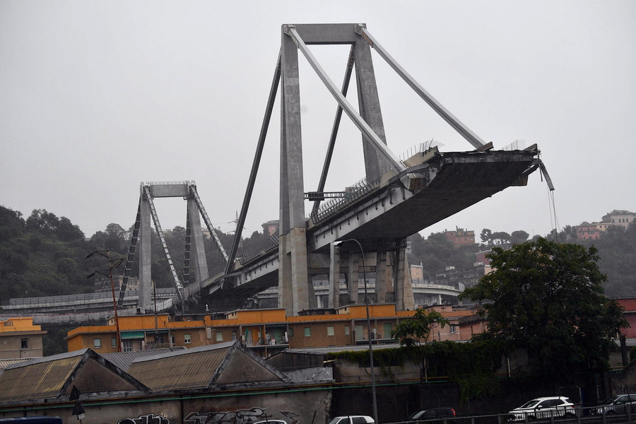 Γένοβα: Δεκάδες νεκροί από την κατάρρευση γέφυρας σε αυτοκινητόδρομο [Βίντεο]