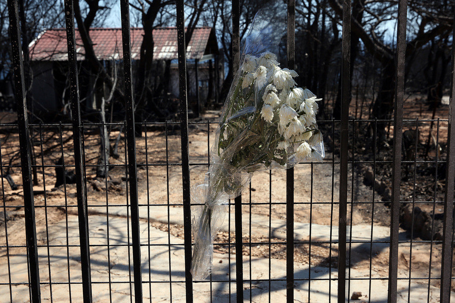 Στους 96 οι νεκροί της πυρκαγιάς- κατέληξε 68χρονος εγκαυματίας