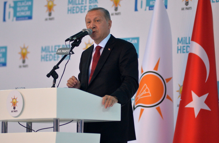 Ερντογάν: Με την αποφασιστικότητα των Τούρκων θα αντιμετωπίσουμε τις επιθέσεις στην οικονομία