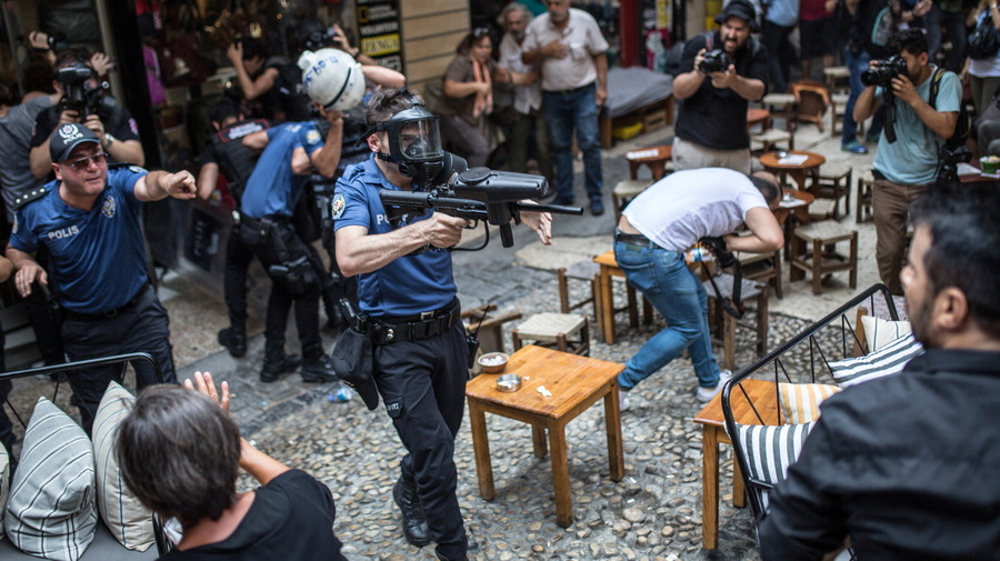 Τουρκία: Η αστυνομία διέλυσε τη διαδήλωση των «Μητέρων του Σαββάτου»
