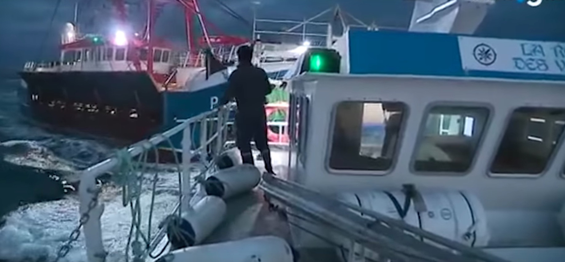 Γαλλο-βρετανική «ναυμαχία» ψαράδων στη Μάγχη [Βίντεο]