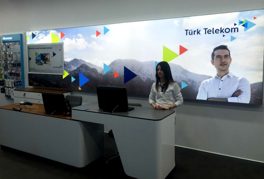 Κατέρρευσε η Turk Telekom