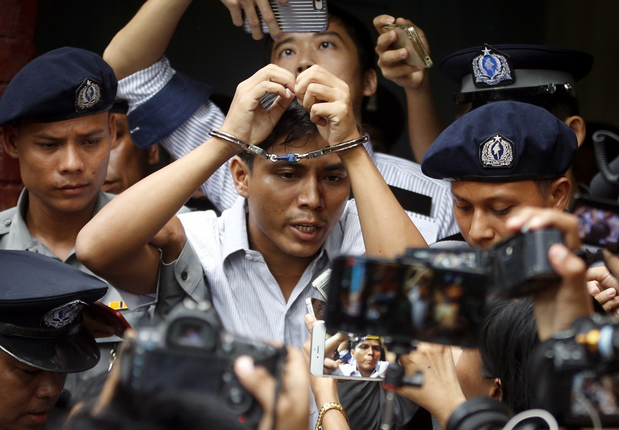 Μιανμάρ: «Καμπάνα» επτά χρόνων φυλακή σε δύο δημοσιογράφους του Reuters