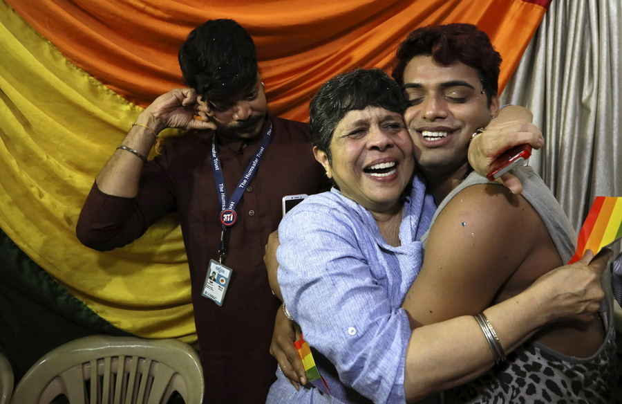 Η Ινδία αποποινικοποίησε την ομοφυλοφιλία για πρώτη φορά από το 1861
