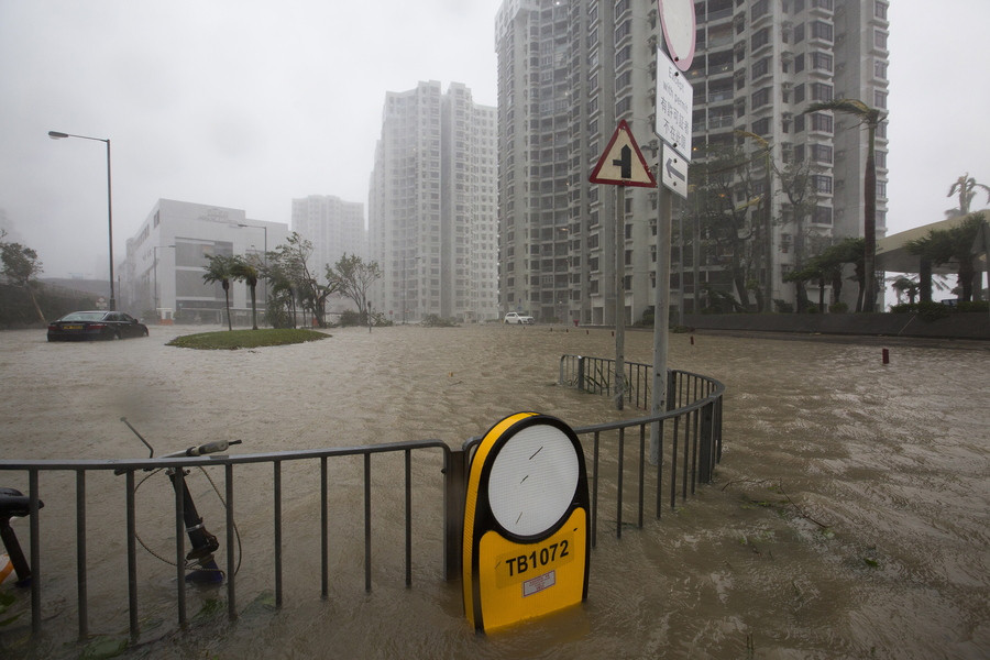 Ο τυφώνας Μανγκούτ χτυπά το Χονγκ Κονγκ – 59 οι νεκροί στις Φιλιππίνες – Απίστευτες εικόνες [ΦΩΤΟ+ΒΙΝΤΕΟ]