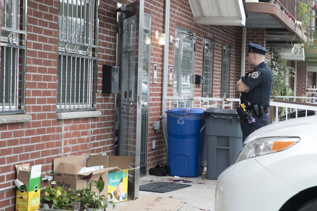 Γυναίκα μαχαίρωσε τρία βρέφη και δύο ενήλικες σε βρεφονηπιακό σταθμό στη Νέα Υόρκη