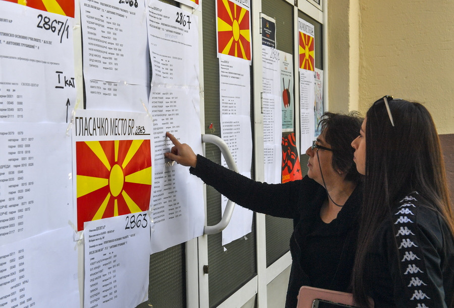 Δημοψήφισμα ΠΓΔΜ: Σε χαμηλά επίπεδα η προσέλευση στις κάλπες