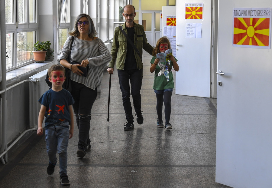 Le Monde για δημοψήφισμα στην ΠΓΔΜ: Η διαδικασία δεν έχει ενταφιασθεί