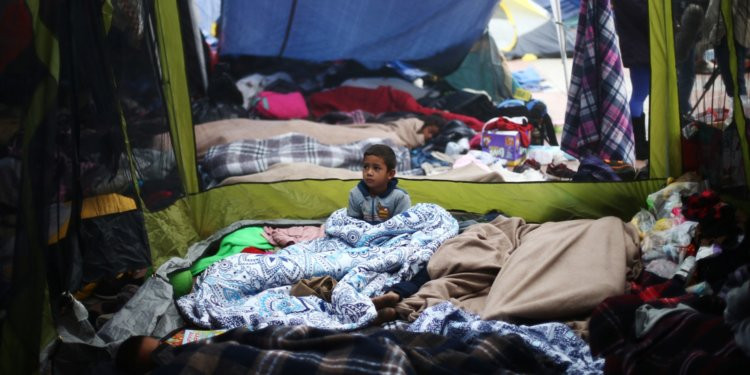 Εφιαλτικές συνθήκες σε κέντρο κράτησης μεταναστών στην Καλιφόρνια