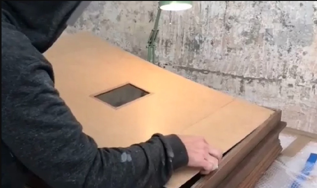 Πώς ετοίμασε την φάρσα στην δημοπρασία του Sotheby’s  ο Banksy [Βίντεο]