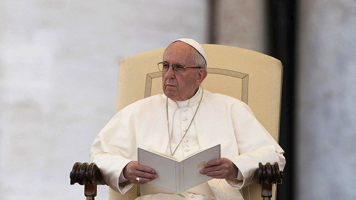 Ο Πάπας συγκρίνει την άμβλωση με την προσφυγή σε «πληρωμένο δολοφόνο»