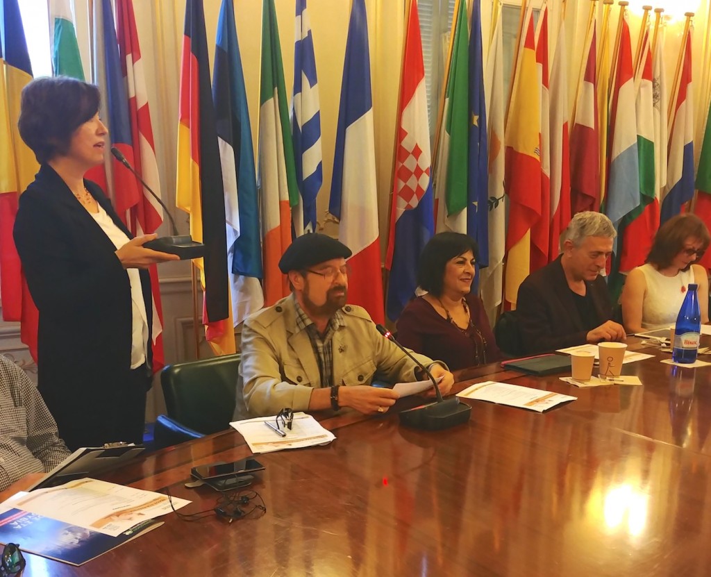 End the Cage Age – Εκδήλωση στην Αθήνα για την απαγόρευση χρήσης κλουβιών στην εκτροφή ζώων
