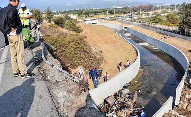 Τουλάχιστον 19 μετανάστες νεκροί από ανατροπή φορτηγού στην Τουρκία [Βίντεο]