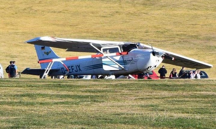 Αεροπλάνο τύπου Τσέσνα έπεσε πάνω σε πλήθος στη Γερμανία