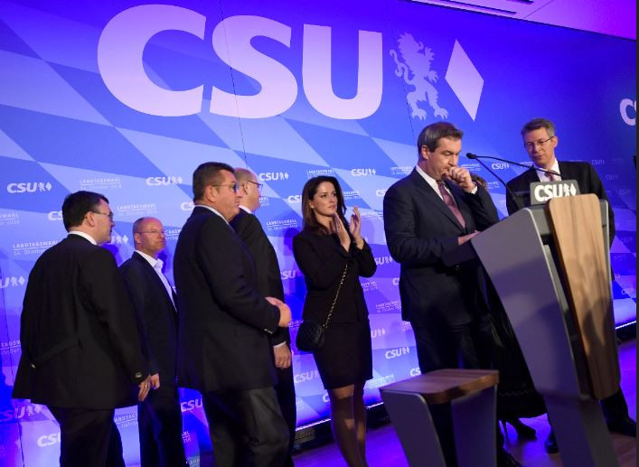 Βαριές εκλογικές απώλειες για CSU και SPD στη Βαυαρία