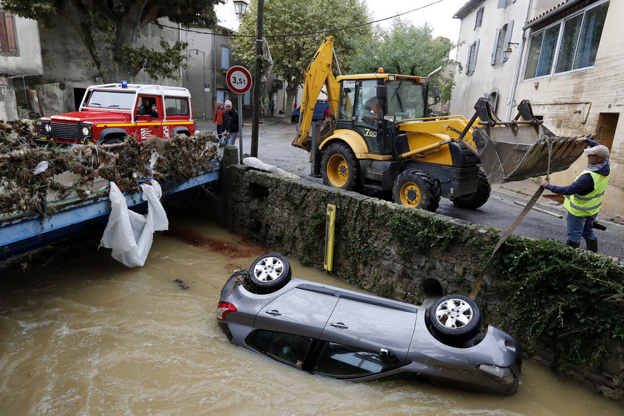 Ανεβαίνει ο αριθμός των θυμάτων από τις πλημμύρες στη Γαλλία [Βίντεο]