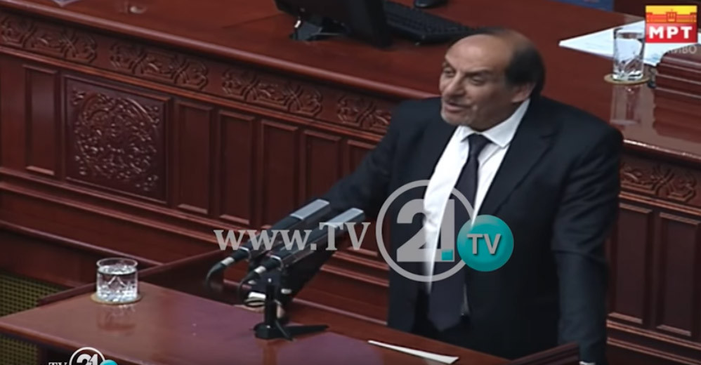 Βουλευτής της ΠΓΔΜ ευχαριστεί τον Τσίπρα στα ελληνικά [Βίντεο]